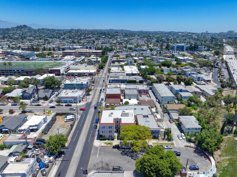 More Photos Of 672 N Kenmore Ave, Los Angeles Apartments For Sale