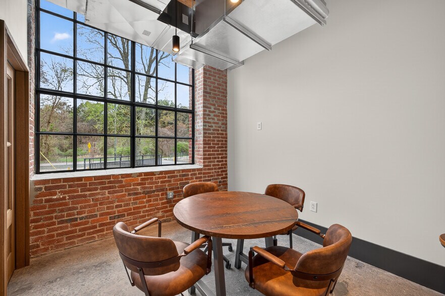 More Photos Of 200 Barrett St, Monroe Warehouse For Lease