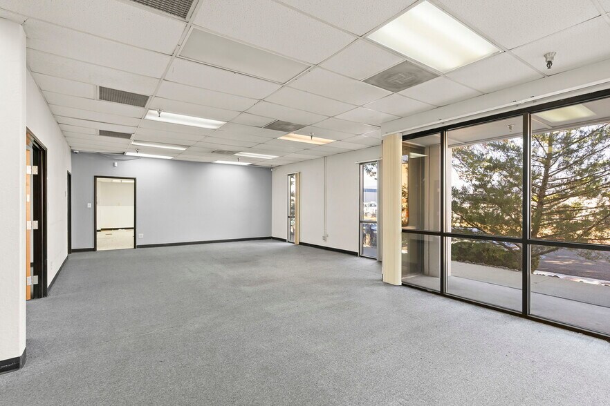 More Photos Of 802-808 Packer Way, Sparks Warehouse For Lease