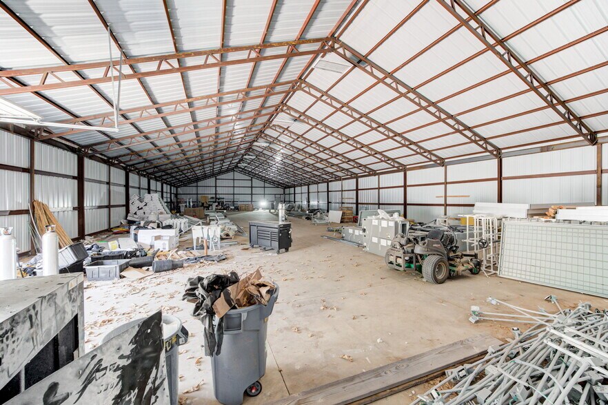 More Photos Of 3875 E Waterloo Rd, Edmond Warehouse For Lease