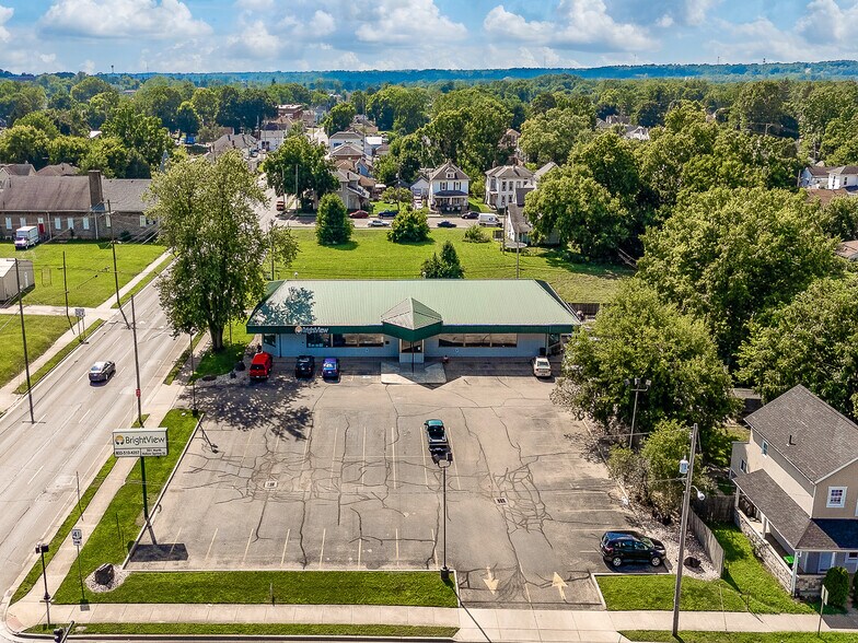 Primary Photo Of 201 N Yellow Springs St, Springfield Medical For Sale