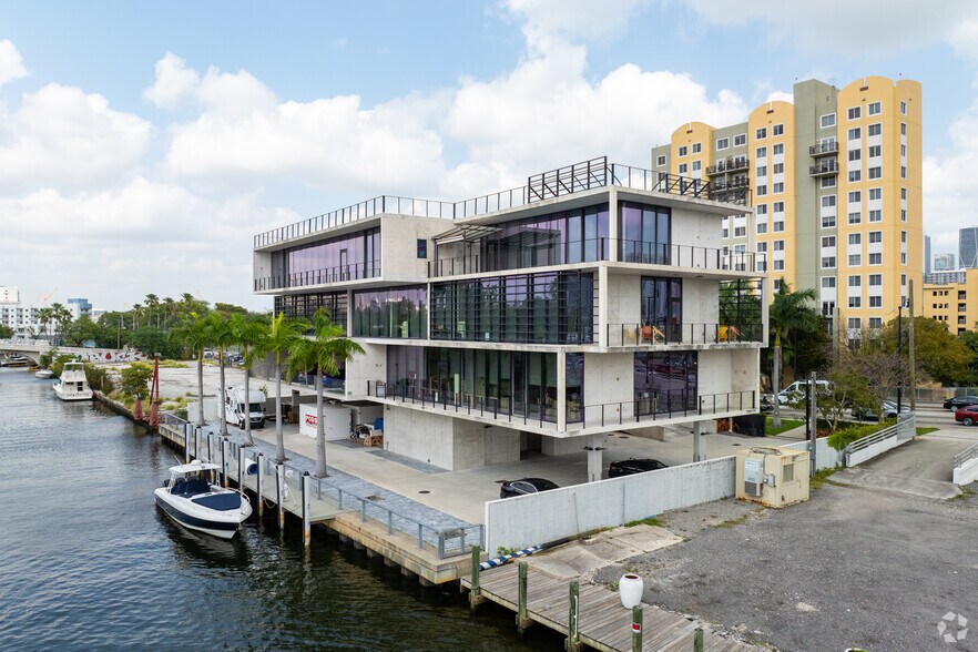 More Photos Of 528 NW 7th Ave, Miami Office For Sale