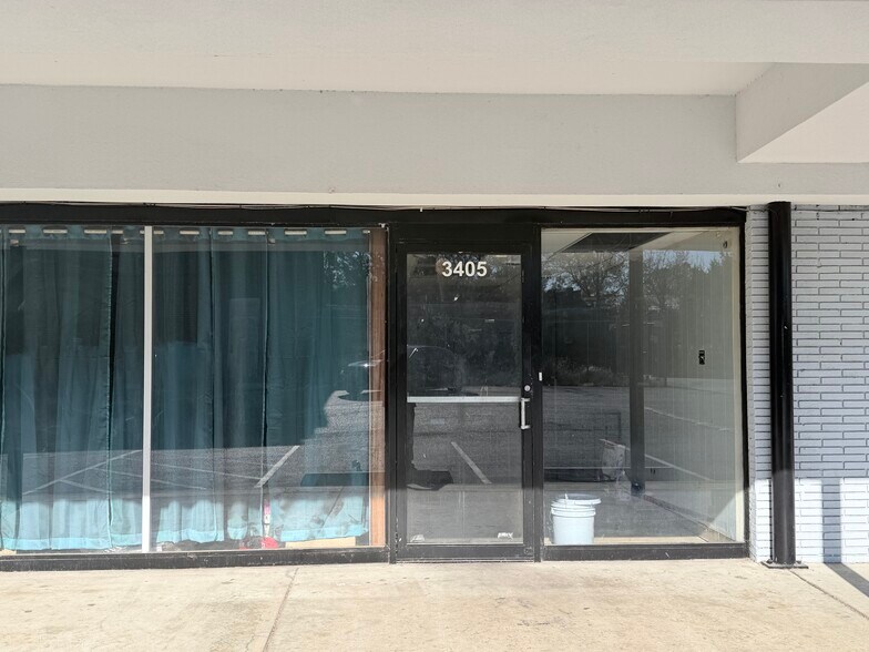 More Photos Of 3393-3437 Summer Ave, Memphis Storefront For Lease