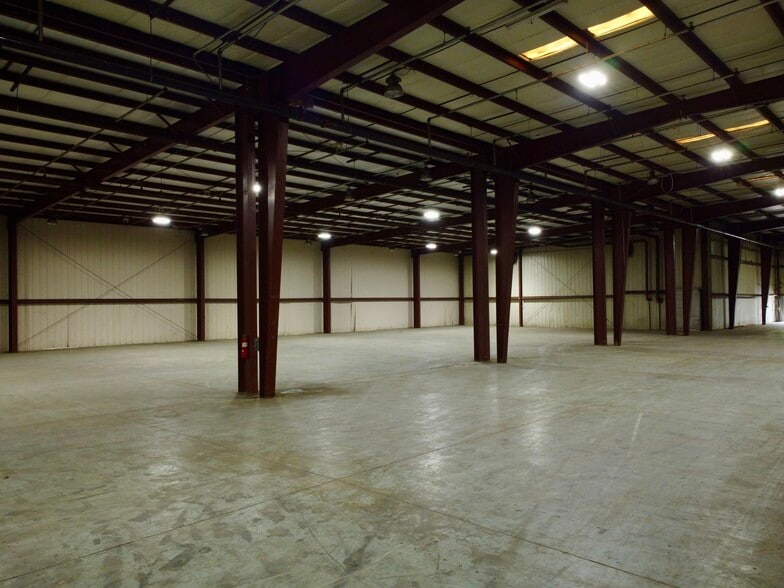 More Photos Of 4850 Lamb Ave, Union Point Warehouse For Sale