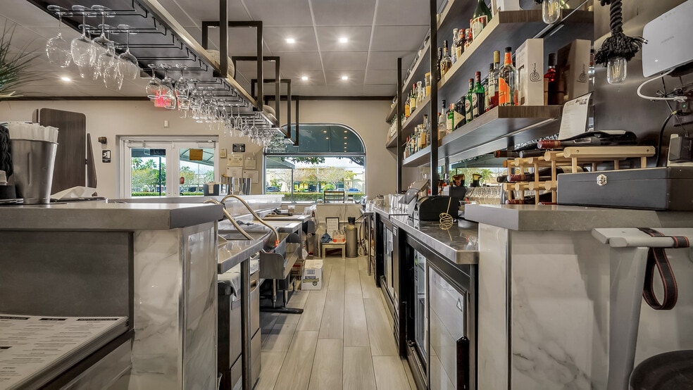 More Photos Of 2220 N University Dr, Fort Lauderdale Restaurant For Sale