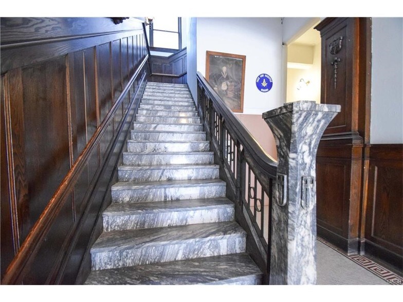 More Photos Of 107 W Main St, Troy Storefront Retail Office For Lease