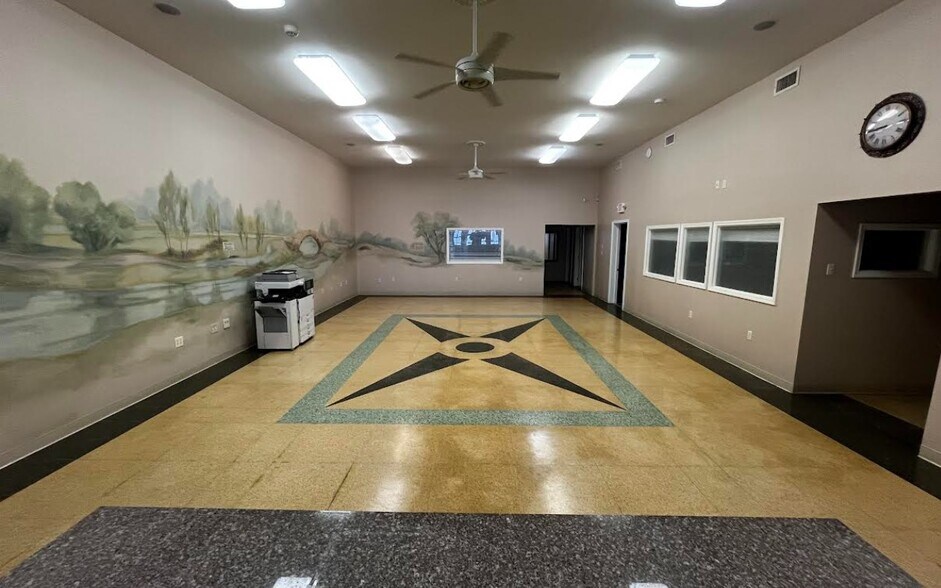 More Photos Of 7701 Saint Bernard Hwy, Arabi Office For Sale