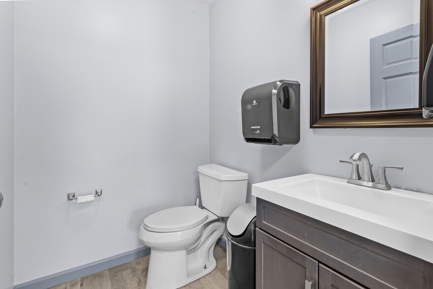 More Photos Of 1091 Kentucky Ave, Indianapolis Warehouse For Lease