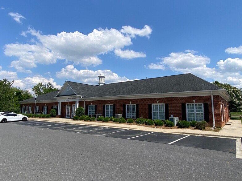 More Photos Of 11010 S Tryon St, Charlotte Medical For Sale