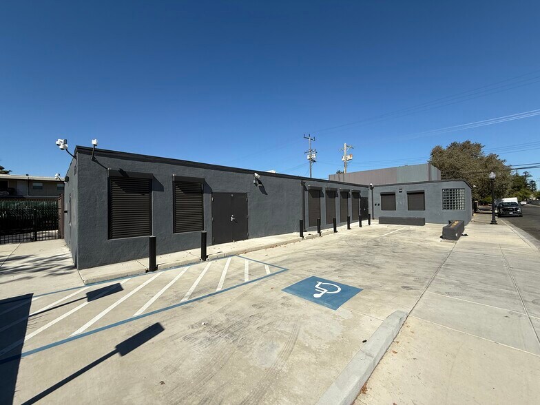 Primary Photo Of 1623-1625 Del Paso Blvd, Sacramento Freestanding For Sale