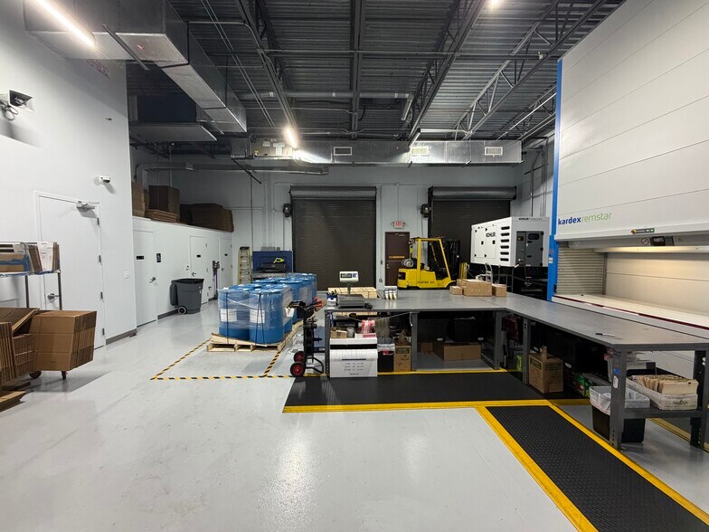 More Photos Of 2875 Jupiter Park Dr, Jupiter Light Manufacturing For Sale