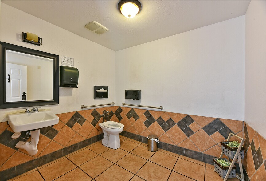 More Photos Of 1213 W Main St, Medford Restaurant For Sale