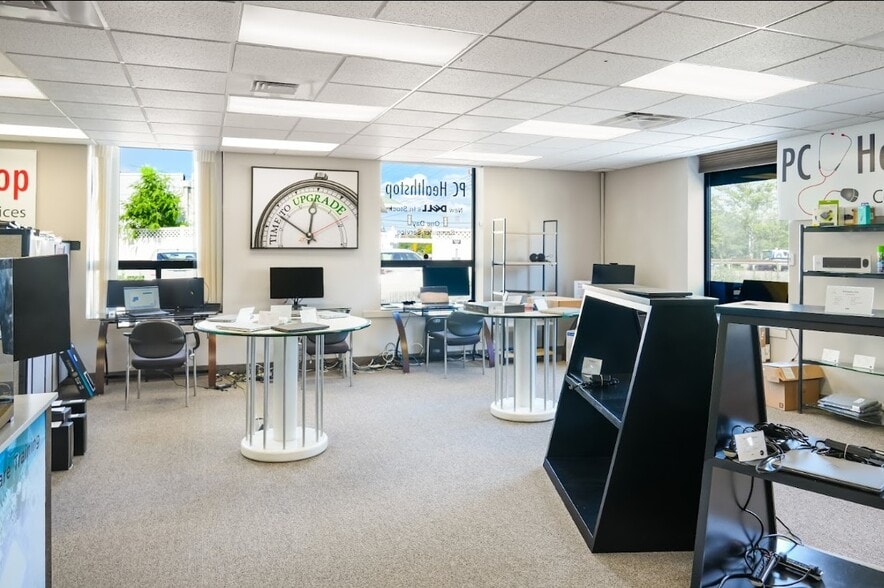 More Photos Of 1291 Worcester Rd, Framingham Office For Sale