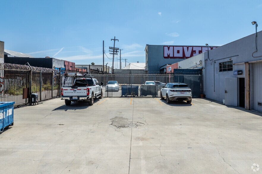 More Photos Of 767 E 14th Pl, Los Angeles Warehouse For Sale