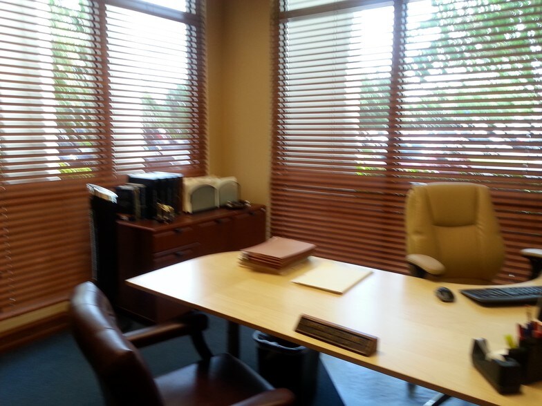 More Photos Of 1391 Sawgrass Corporate Pky, Sunrise Office For Sale
