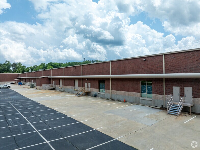 More Photos Of 4000 Johns Creek Ct, Suwanee Research And Development For Lease