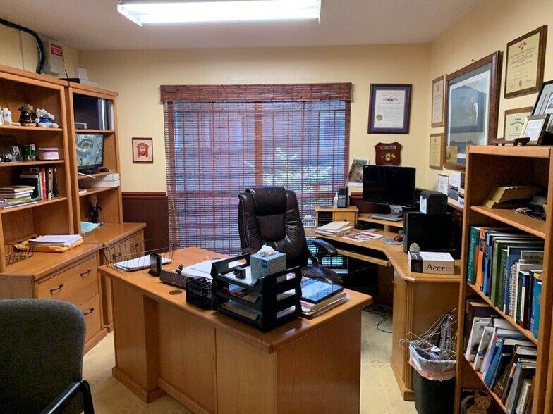 More Photos Of 10569 Lem Turner Rd, Jacksonville Medical For Sale
