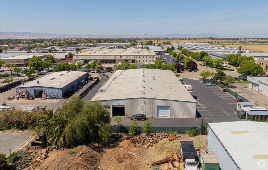 More Photos Of 4160 Commercial Dr, Tracy Warehouse For Sale