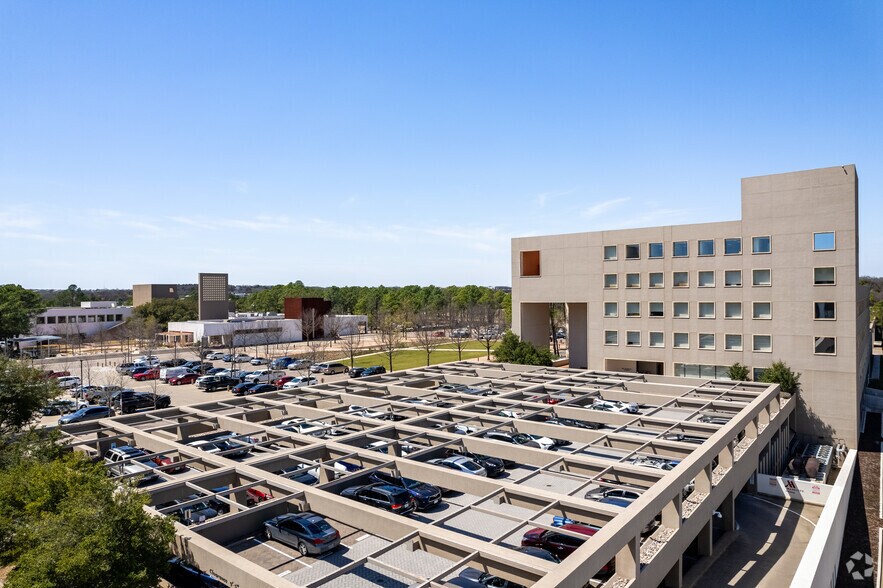 More Photos Of 1301 Solana Blvd, Westlake Unknown For Lease