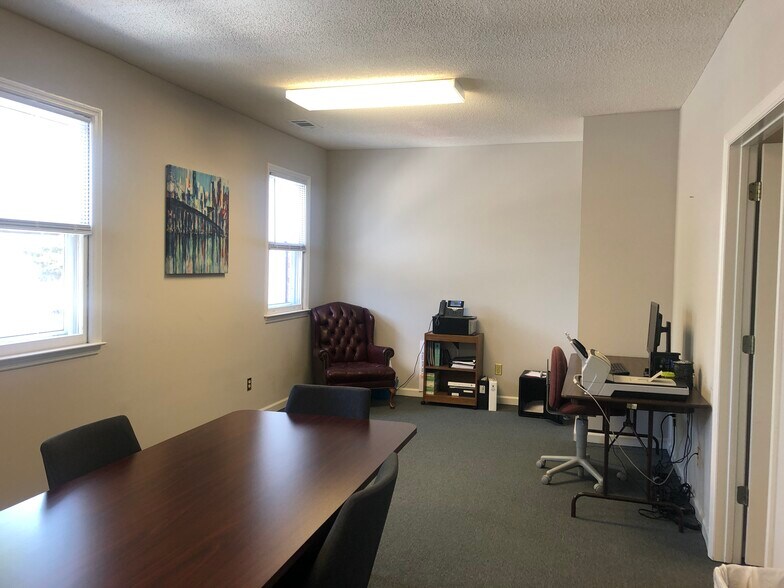 More Photos Of 410 New Bridge St, Jacksonville Office For Lease