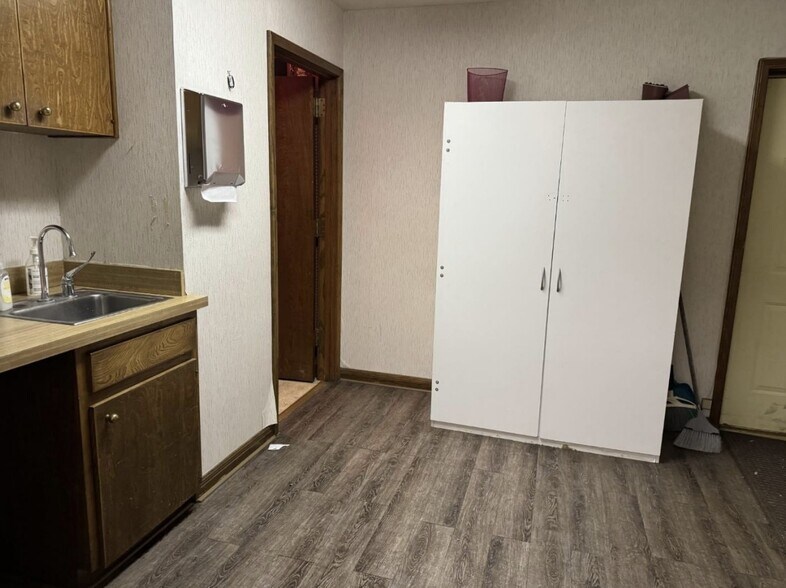 More Photos Of 2124 N 25th St, Waco Medical For Sale