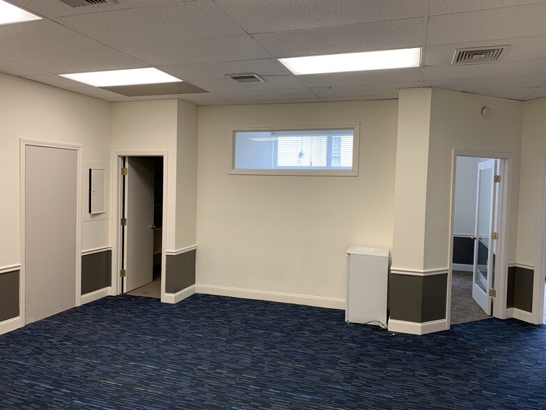 More Photos Of 97-107 Whitney Ave, New Haven Storefront Retail Office For Lease