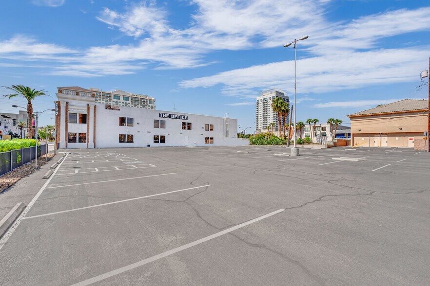 More Photos Of 730 Las Vegas Blvd, Las Vegas Office For Lease