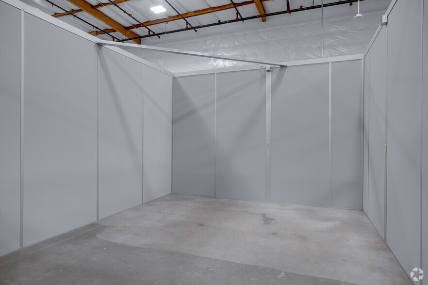 More Photos Of 2636 S Wilson St, Tempe Warehouse For Lease