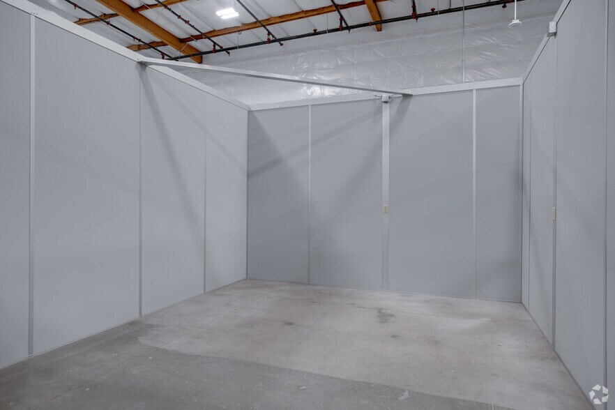 More Photos Of 2636 S Wilson St, Tempe Warehouse For Lease