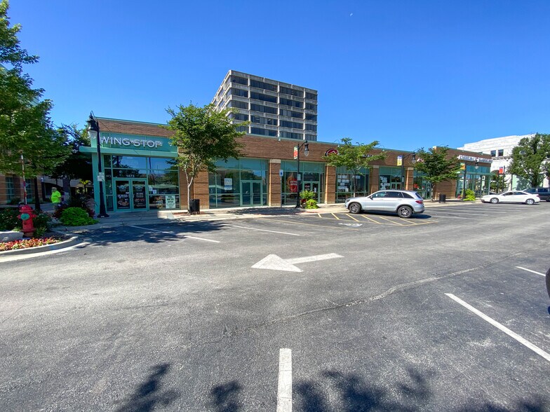 More Photos Of 1525-1535 Ellinwood Ave, Des Plaines Unknown For Lease