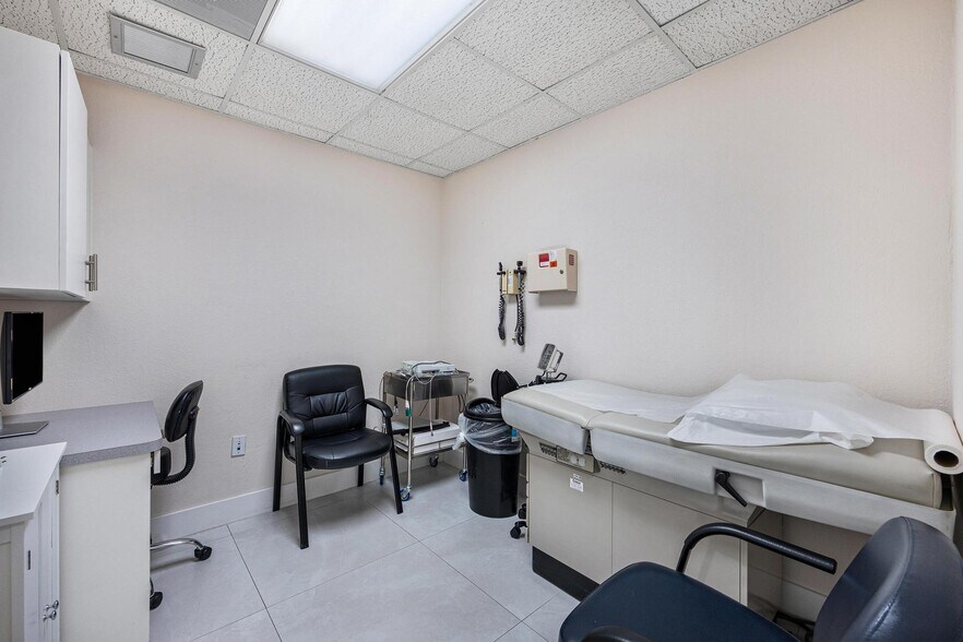More Photos Of 151 NW 11th St, Homestead Medical For Sale