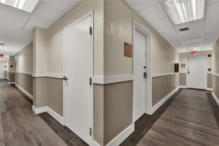 More Photos Of 2450 Hollywood Blvd, Hollywood Loft Creative Space For Sale