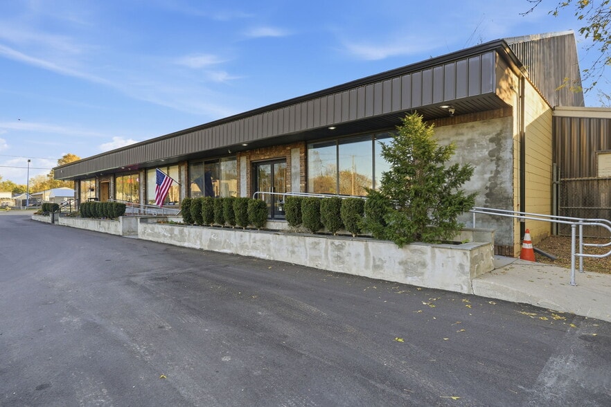 More Photos Of 4086 Davison Rd, Burton Freestanding For Sale