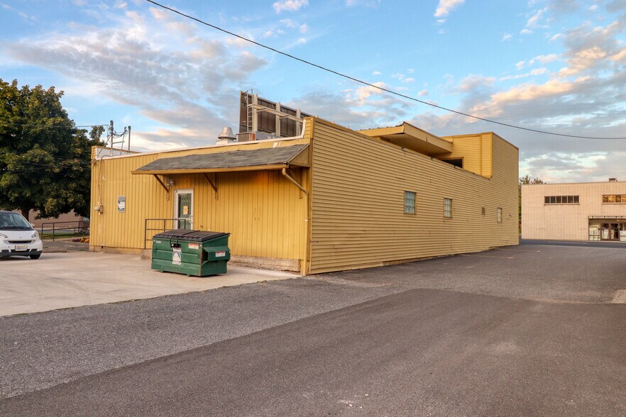 More Photos Of 1915 N Division St, Spokane Office For Sale