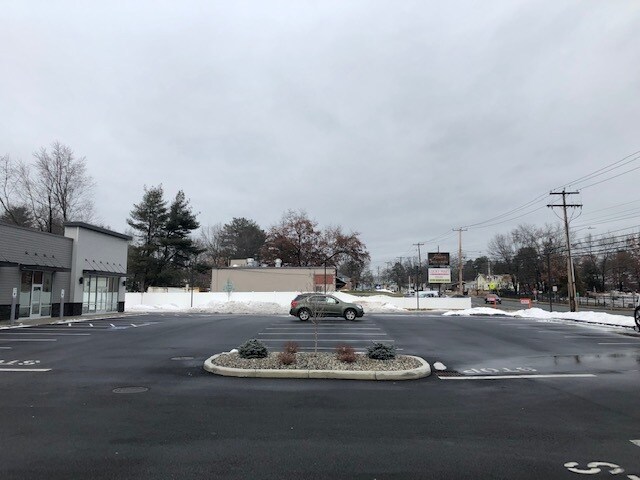 More Photos Of 212 Southampton Rd, Westfield Freestanding For Lease