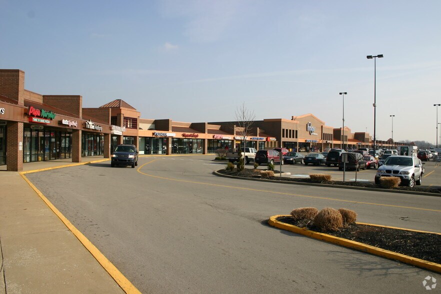More Photos Of 12501-12695 Shelbyville Rd, Louisville General Retail For Lease
