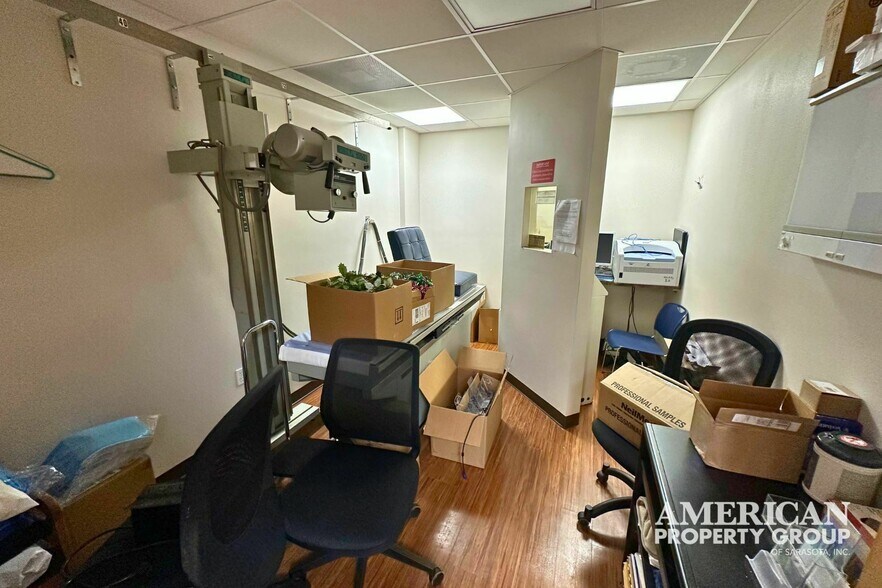 More Photos Of 7013 S Tamiami Trl, Sarasota Office For Sale