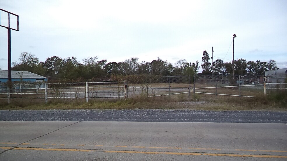 More Photos Of 217 Hollywood, Houma Industrial For Sale
