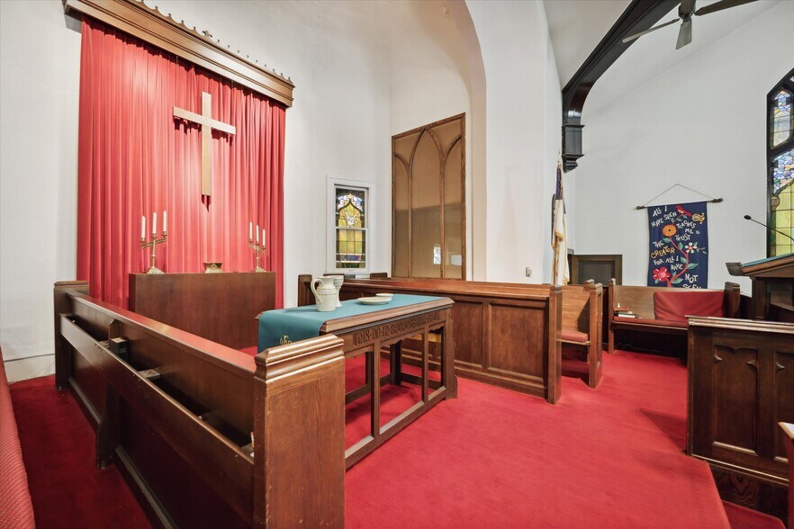 More Photos Of 725 Navarre Ave, Toledo Religious Facility For Sale