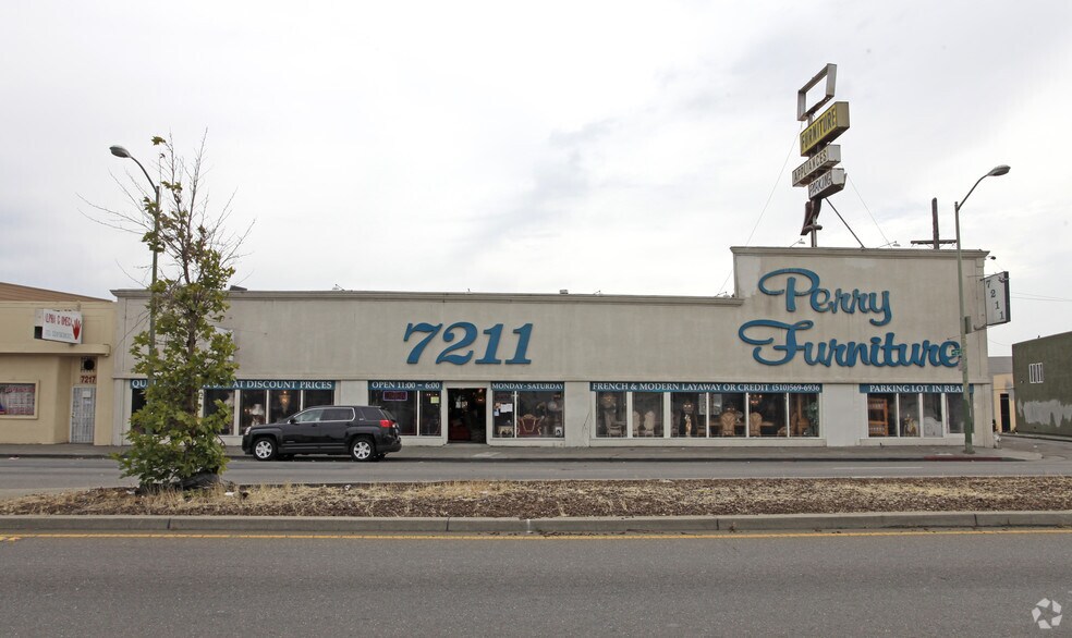 More Photos Of 7201-7215 International Blvd, Oakland Storefront Retail Residential For Sale
