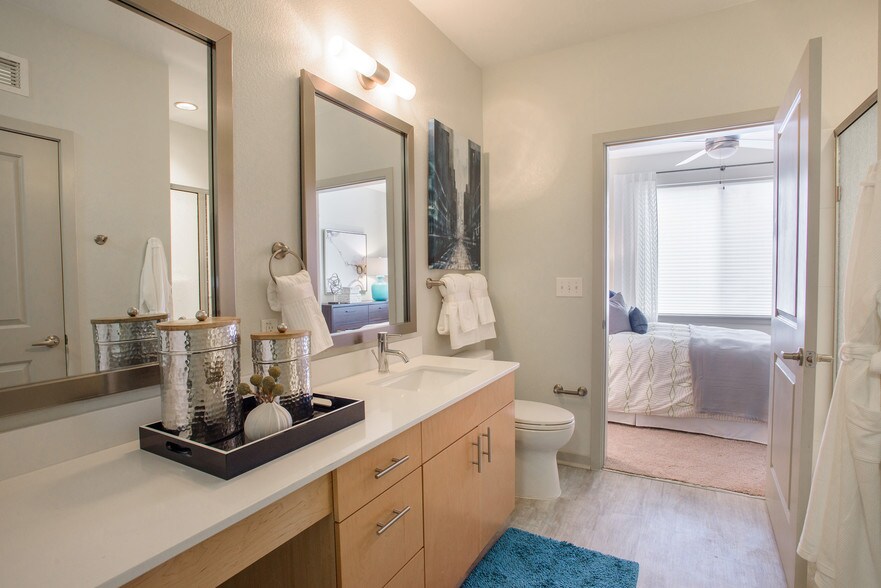 More Photos Of 2424-2434 W Caithness Pl, Denver Apartments For Lease