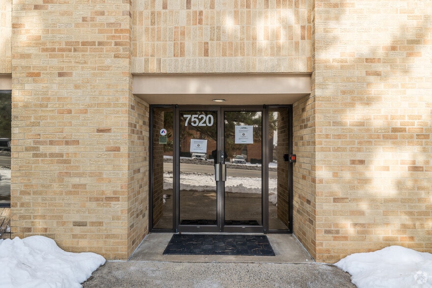 More Photos Of 7520-7522 Fullerton Rd, Springfield Industrial For Lease