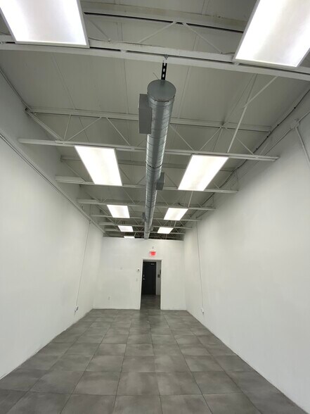 More Photos Of 7304 SW 57th Ave, South Miami General Retail For Lease