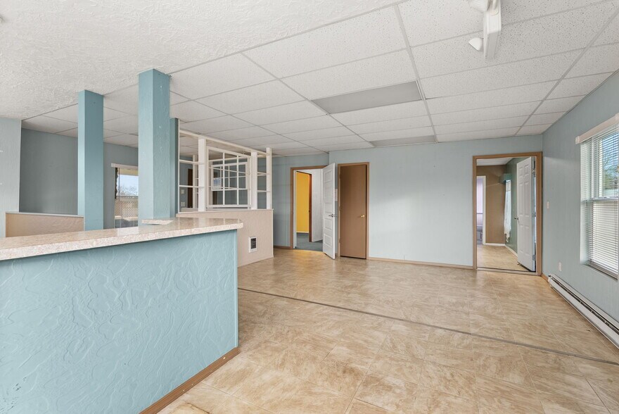 More Photos Of 1017 W Main St, Centralia Flex For Sale