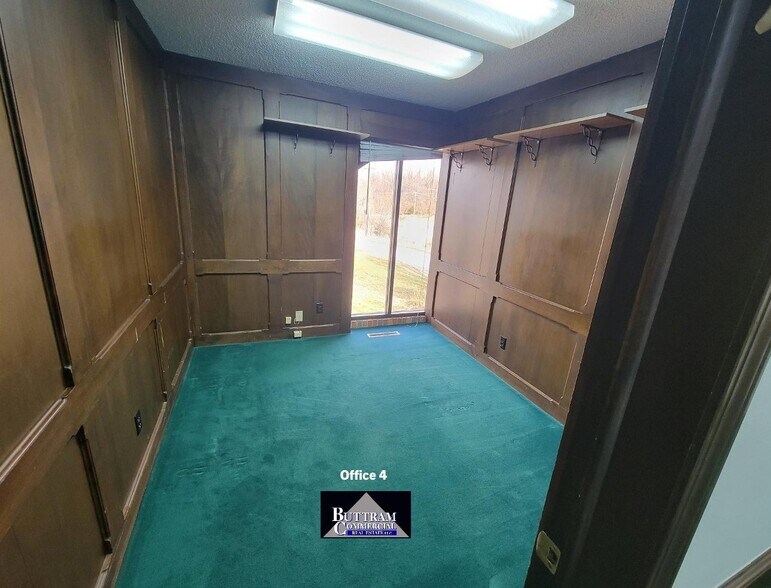 More Photos Of 3111 McClelland Blvd., Joplin Office For Sale