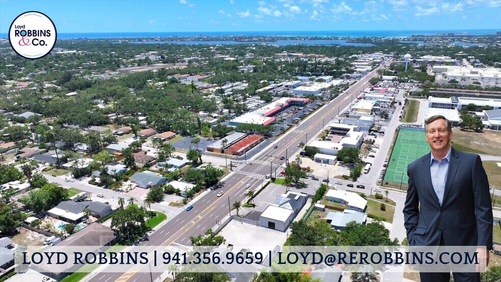 Primary Photo Of 2407 Bee Ridge Rd, Sarasota Restaurant For Sale