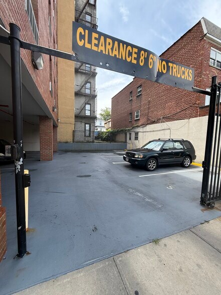 More Photos Of 1701 Parkview Ave, Bronx Apartments For Sale