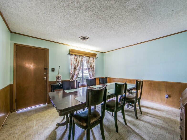 More Photos Of 536 S School St, Boerne Land For Sale