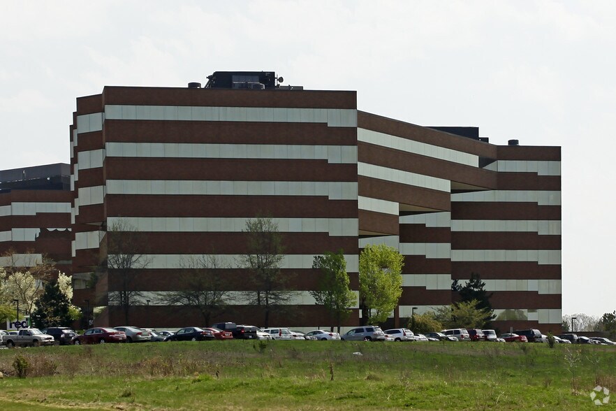 More Photos Of 4700 Rockside Rd, Independence Unknown For Lease