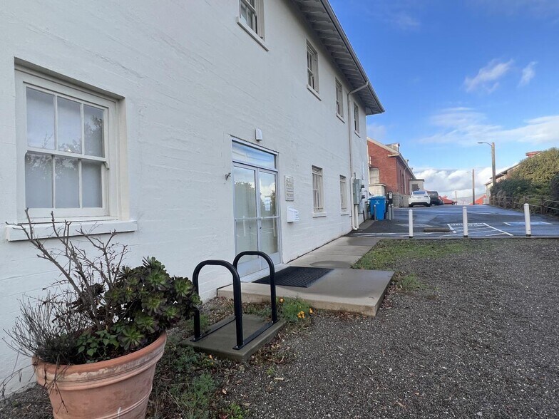 More Photos Of 222 Halleck St, San Francisco Office For Lease